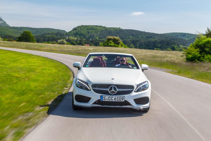  Mercedes-Benz C300 Cabriolet AMG Line 2016 года  (фото 2 из 32)